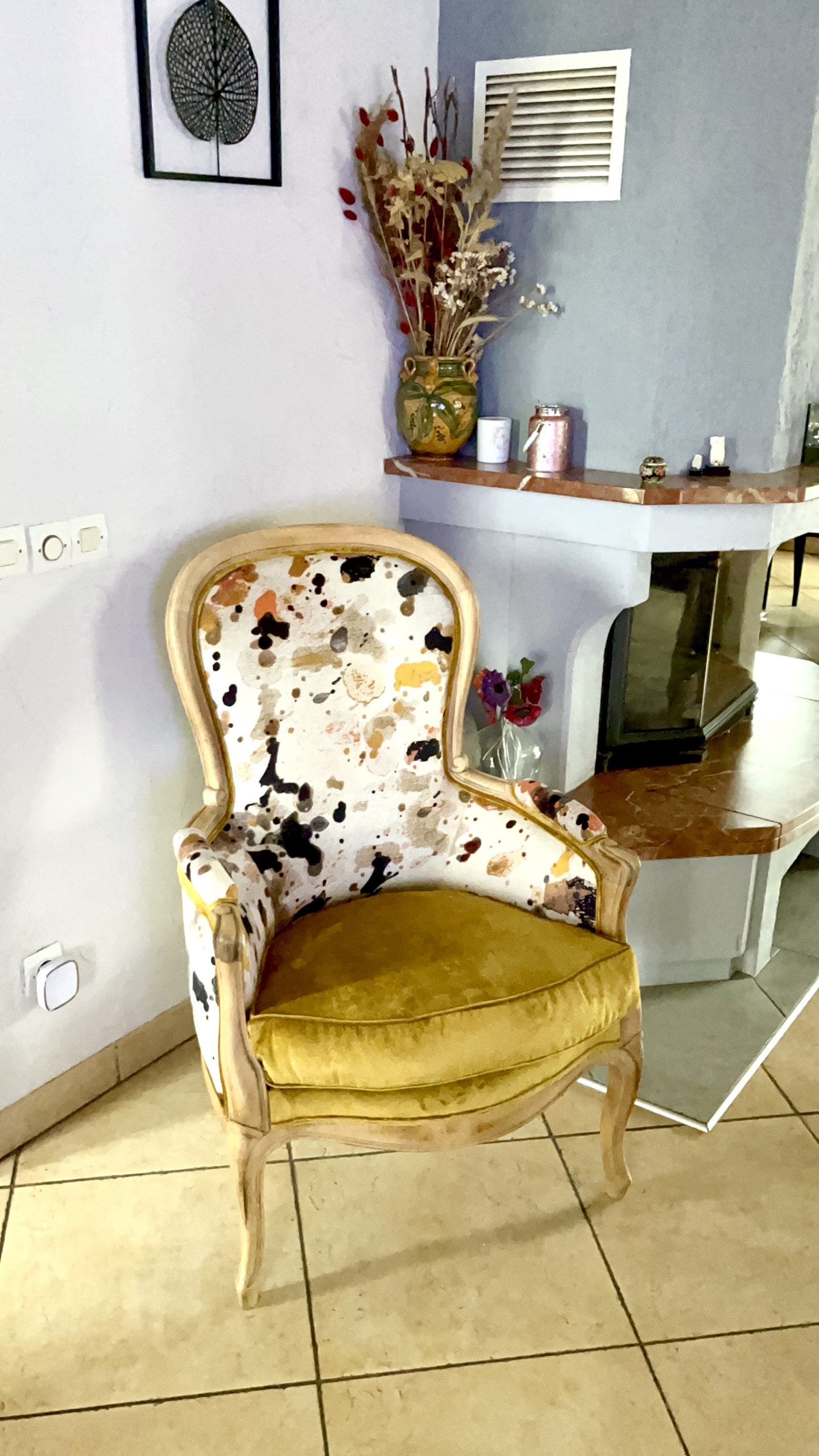 Réfection d'une bergère avec aérogommage du bois