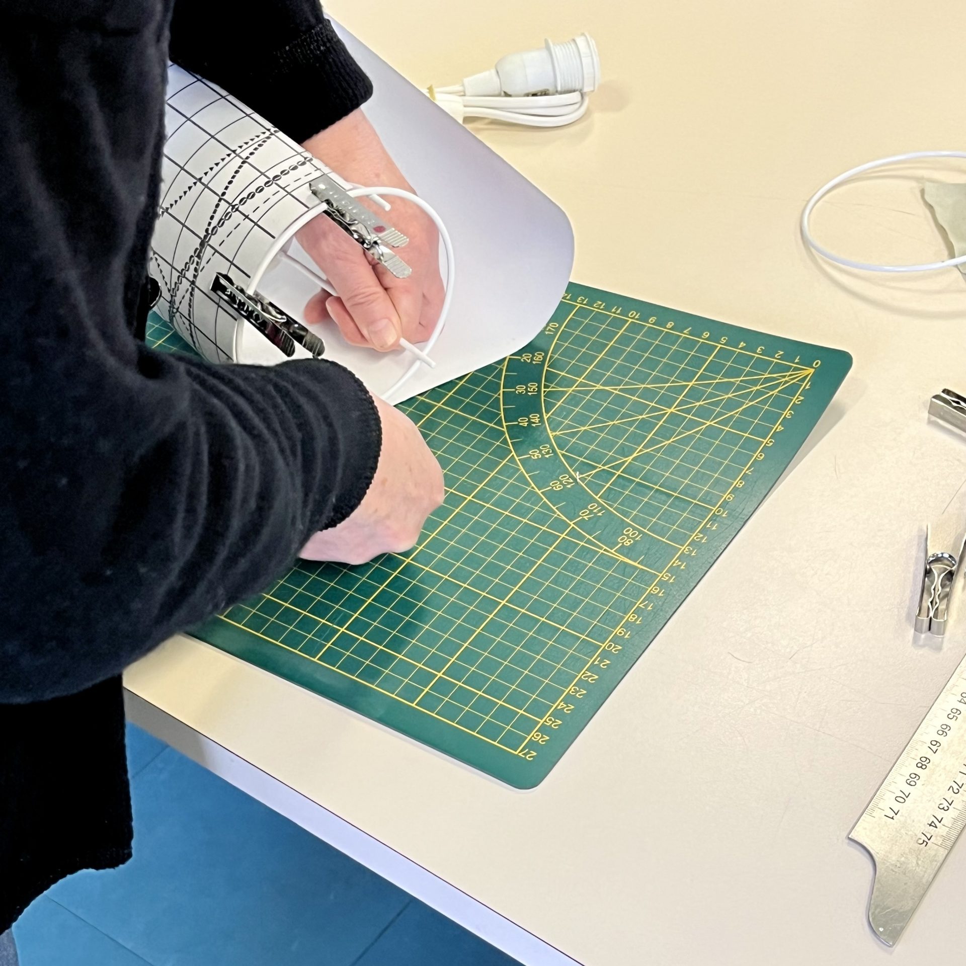 atelier d'artisanat "je crée ma lampe à poser"